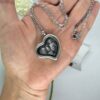 Relicario Corazón Caído acero inoxidable con cristal